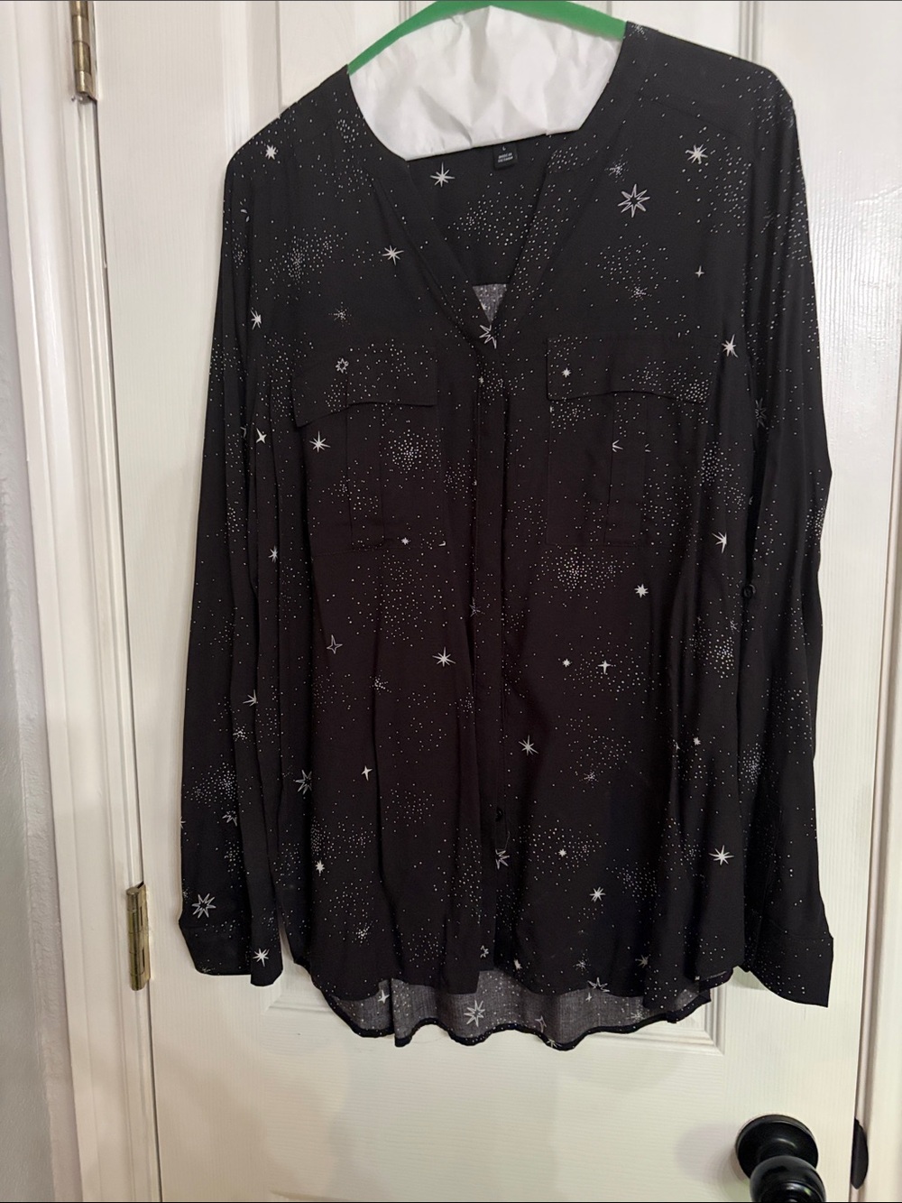 Black Star-Print V-Neck Long Sleeve Blouse